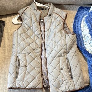 Quilted Gray Sleeveless Jacket
